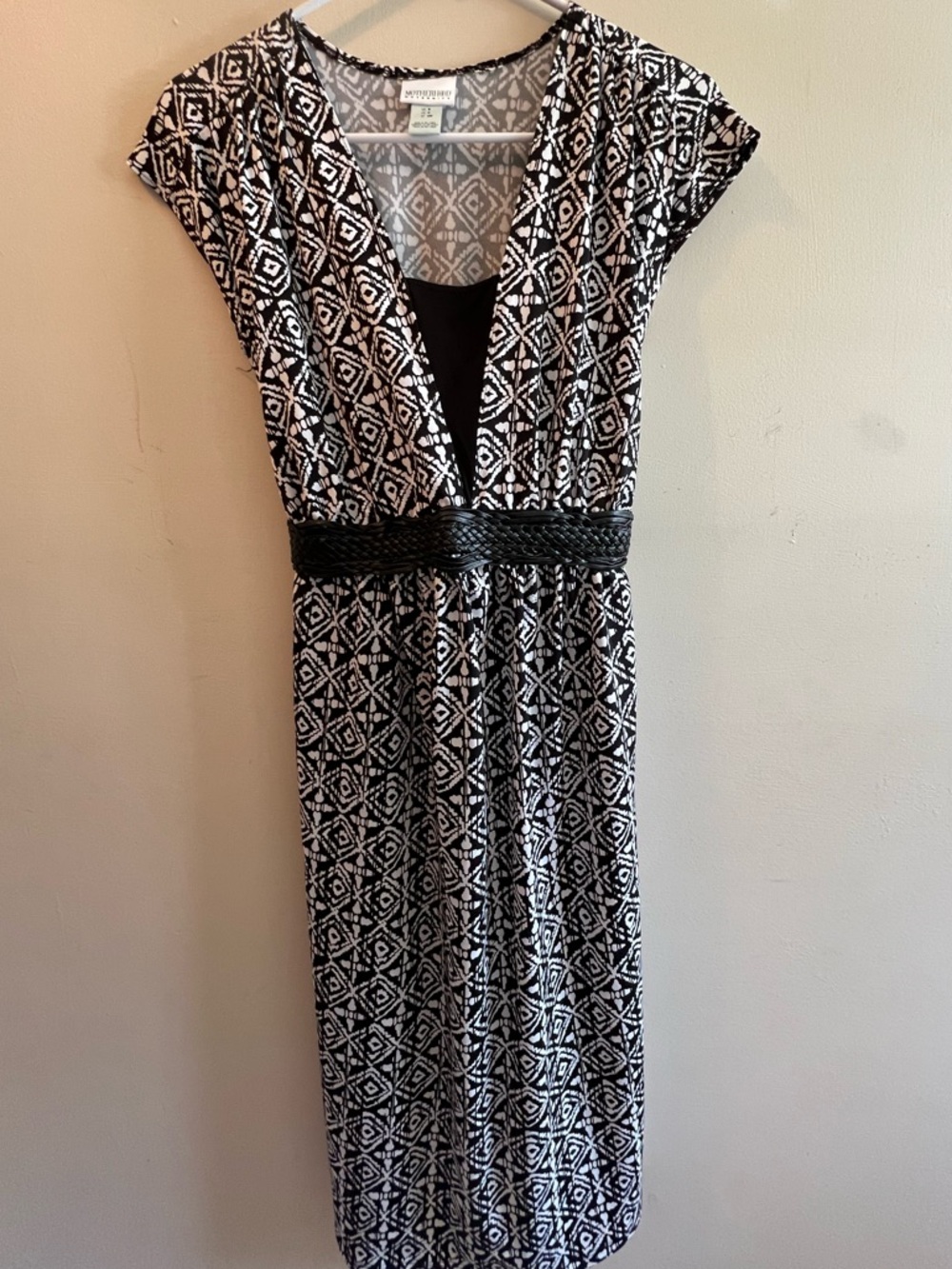 Motherhood Black and White Geometric Midi Dress